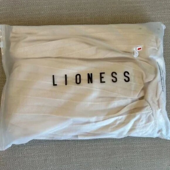 Lioness Cream Off-Shoulder Maxi Dress - Picture 6 of 8